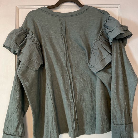 Easel Ruffle Sleeve Boho Top - Picture 6 of 9